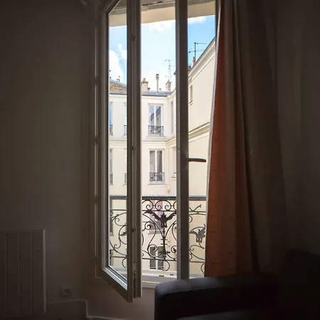 Appartement Charmant Studio Place De La Nation#coeur De *